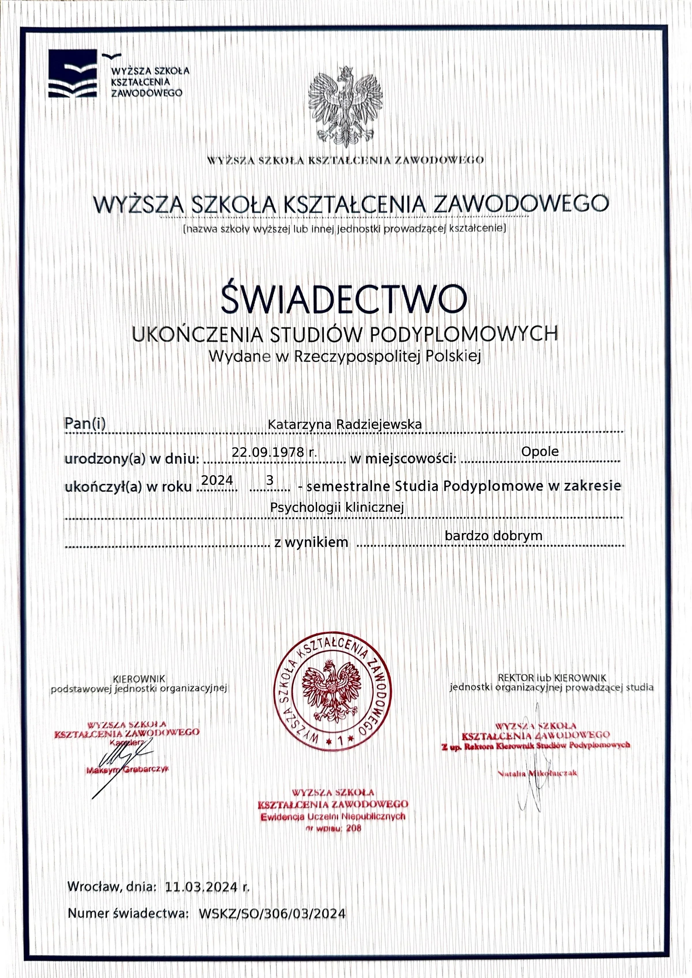 Świadectwo ukończenia studiów podyplomowych: Psychologia kliniczna